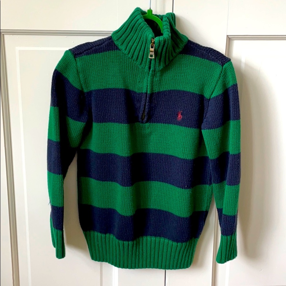 Great quality boys sweater barely worn. Comfortable and stylish.